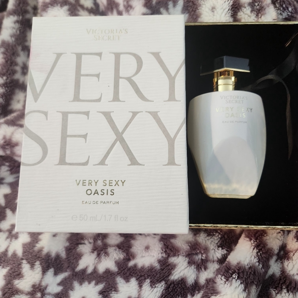 New Victoria Secret Very Sexy Oasis